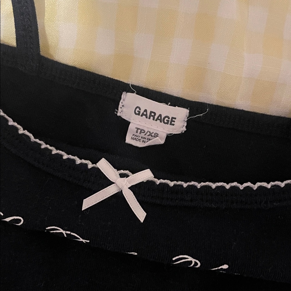 Navy Garage Dolce Vita Black Camisole with White Trim🍋 - Picture 3 of 3